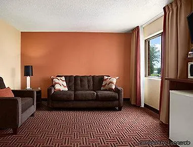 Super 8 By Wyndham Motel Marion