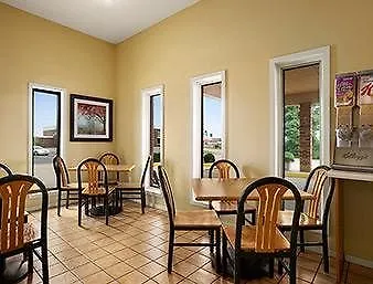 Motel Super 8 By Wyndham 2*