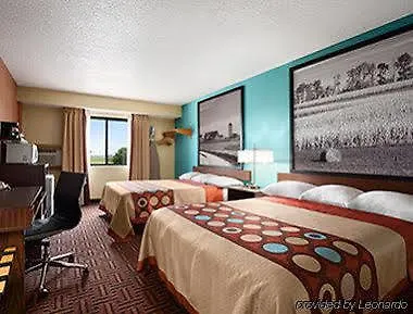 Super 8 By Wyndham Motel