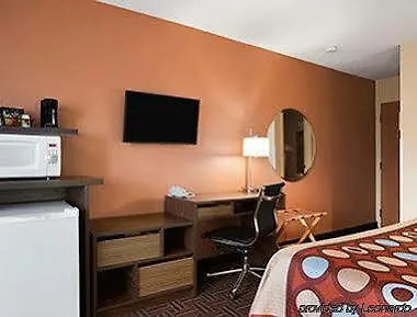 Super 8 By Wyndham Motel