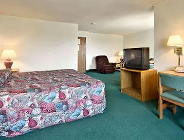 Super 8 By Wyndham Marion